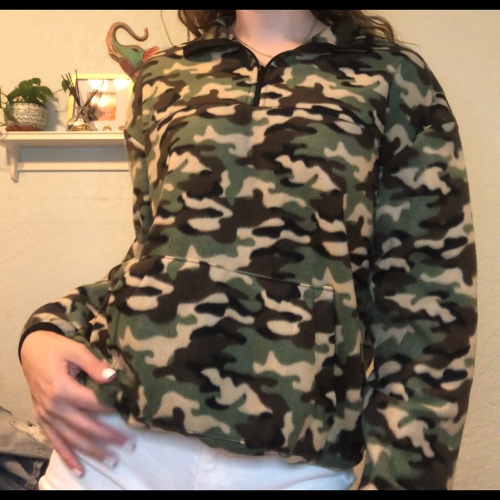 camo print pull over